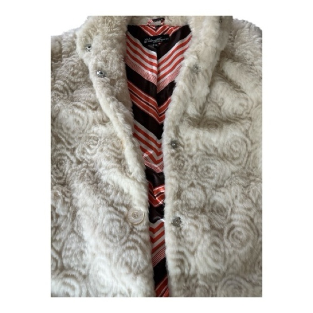 DOLLHOUSE Outerwear Vintage faux fur coat, cream color, sz XL,snap button front - Picture 4 of 6